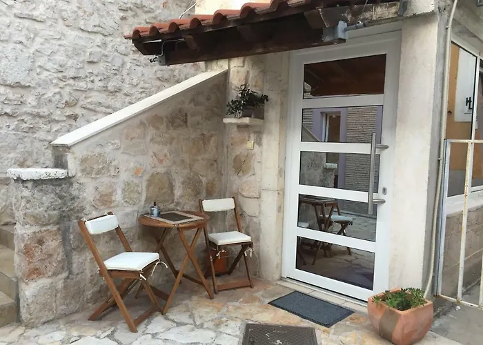 Ivan Center Apartman *