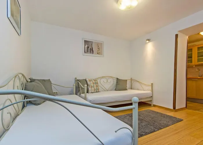 Ivan Center Apartman *